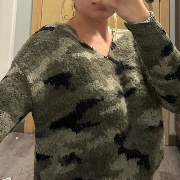 Camo Sweater - Picture 3 of 3